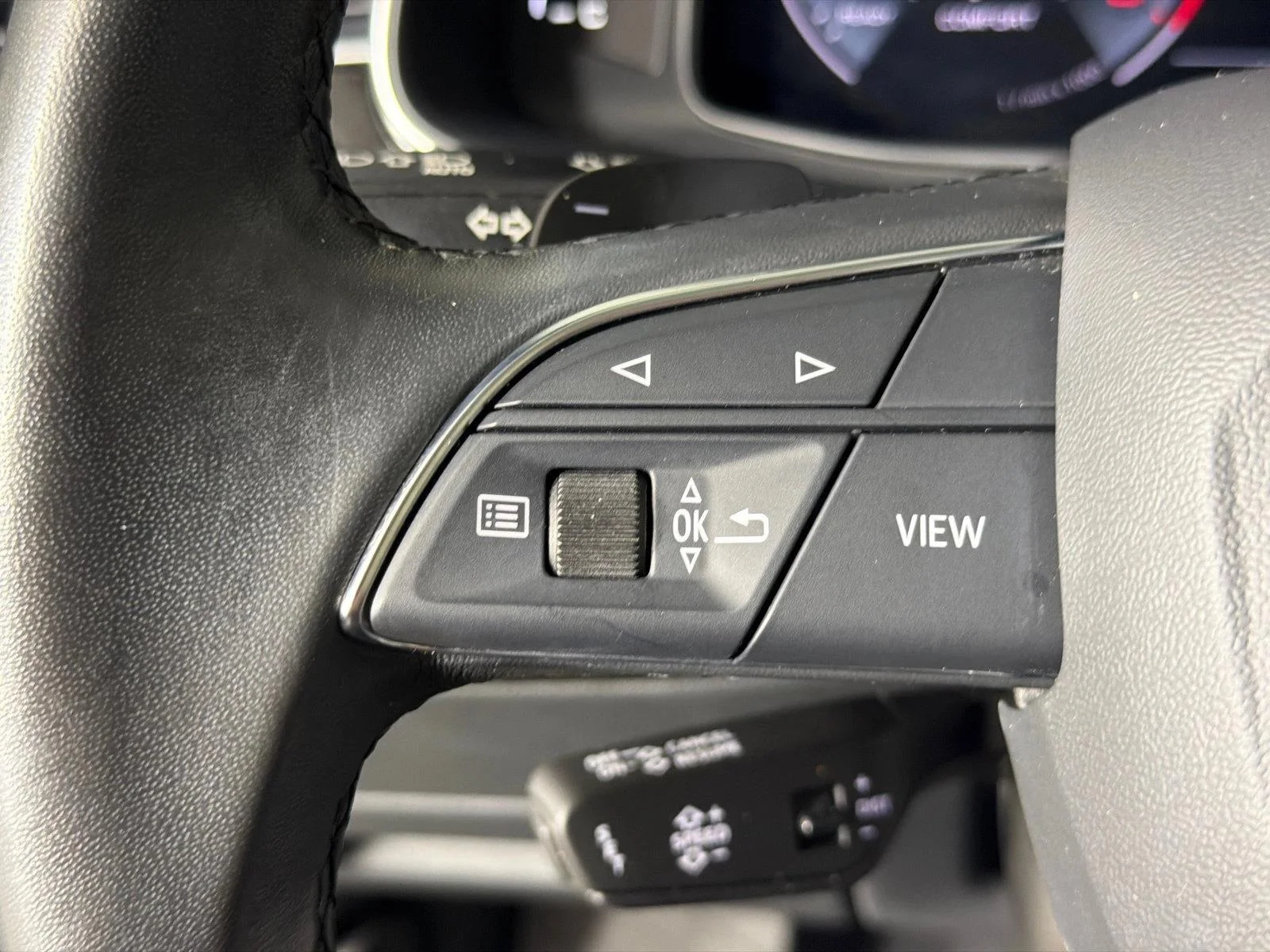 Used 2023 Mythos Black Metal Audi Premium Plus image 27