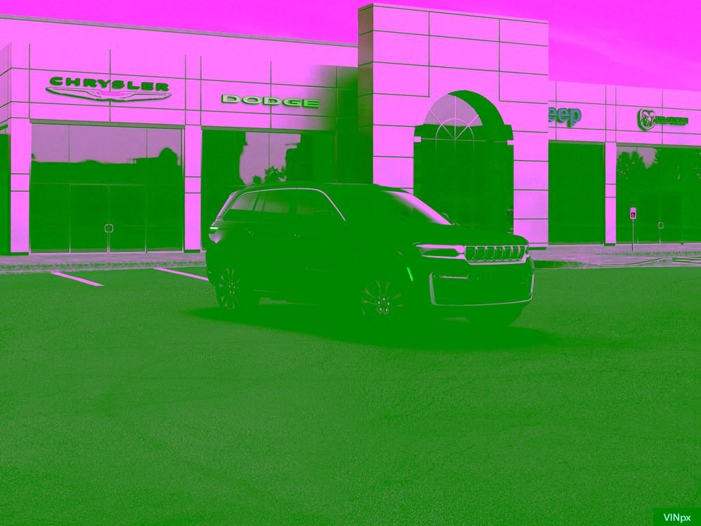 New 2026 Diamond Black Crystal Pearl-Coat Exterior Paint Jeep Limited Reserve image 11