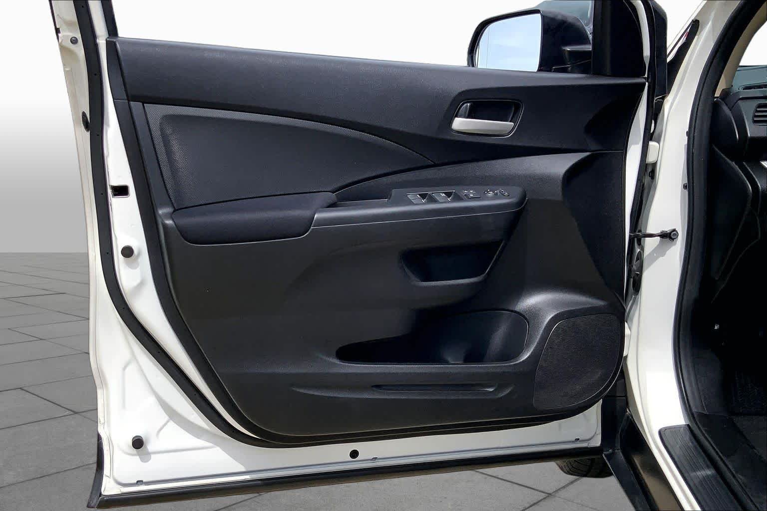Used 2016 White Diamond Pearl Honda LX image 20