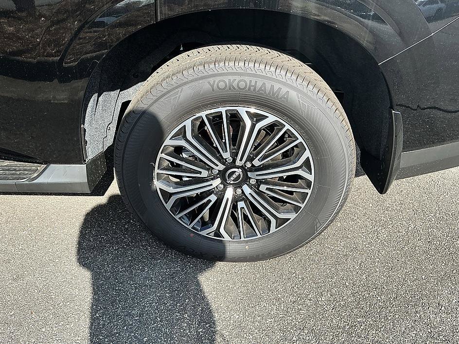 2026 Nissan Armada Platinum - Photo 6