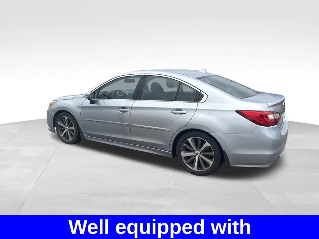 Used 2017 Silver Subaru 2.5i image 3