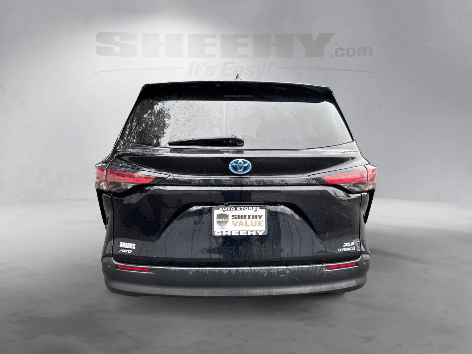 Used 2021 Midnight Black Metallic Toyota XLE image 13