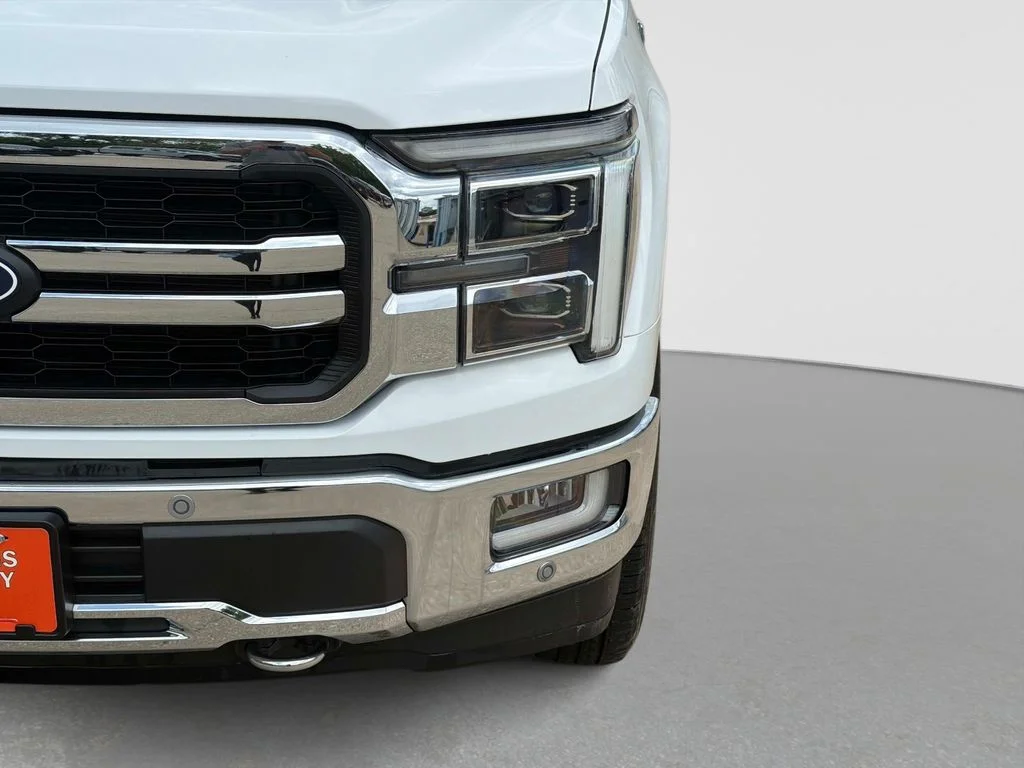 Used 2024 Oxford White Ford Lariat image 11