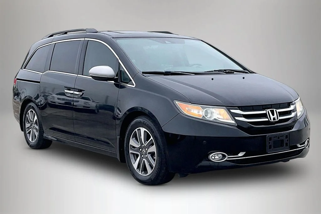 2014 Honda Odyssey Touring's photo