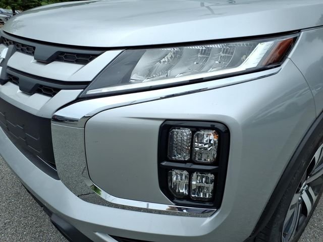 Used 2024 Black Mitsubishi 2.0 ES image 4