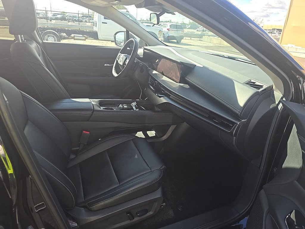 Used 2025 Super Black Nissan SV image 11