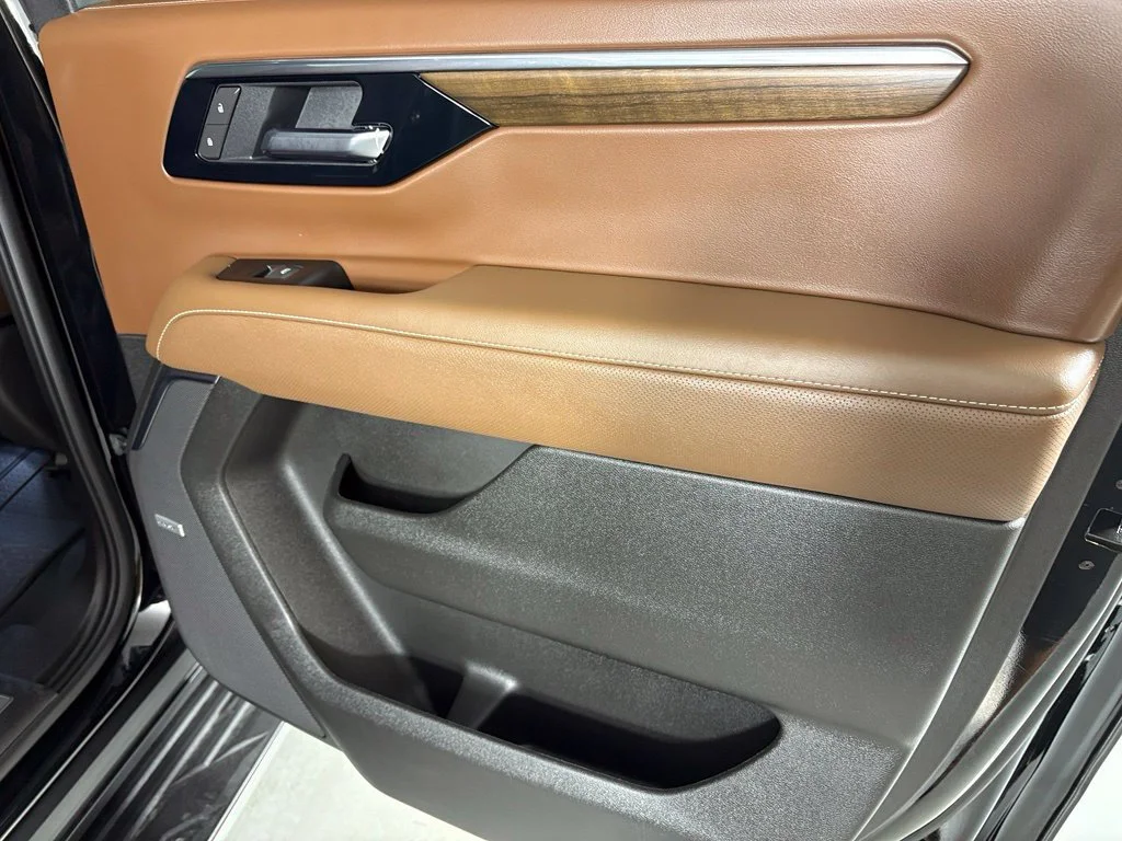 2026 Chevrolet Suburban High Country - Photo 22