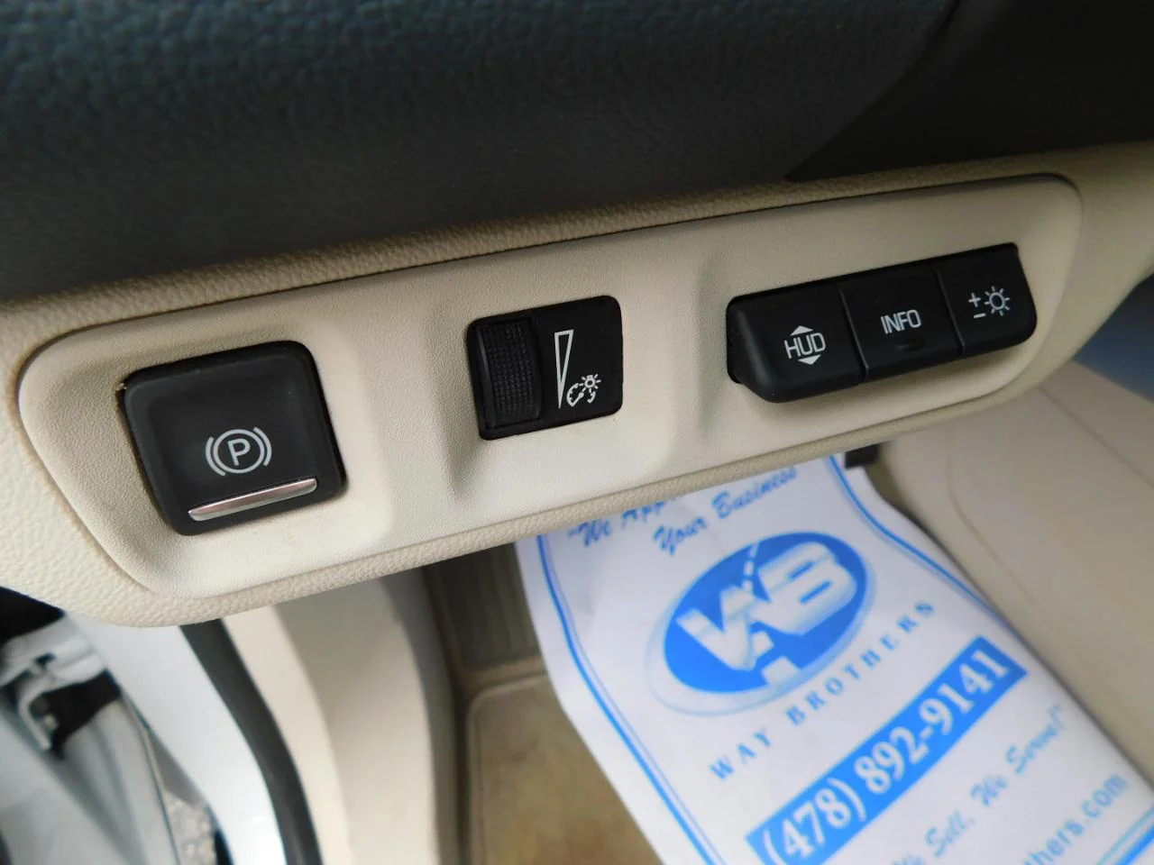 Used 2022 White GMC FWD 4DR DENALI image 37