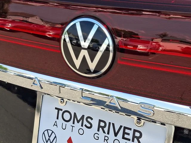 New 2026 Black Volkswagen SE w/Technology image 18