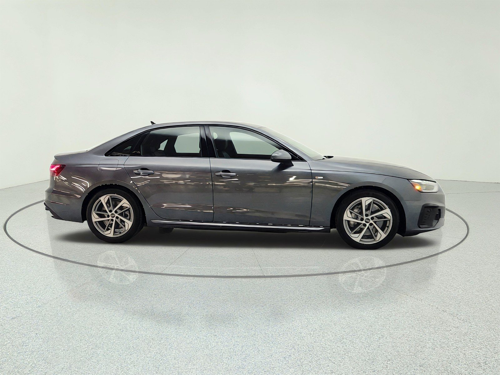 Used 2025 Daytona Gray Pearl Effect Audi S line Premium 45 TFSI quattro image 4