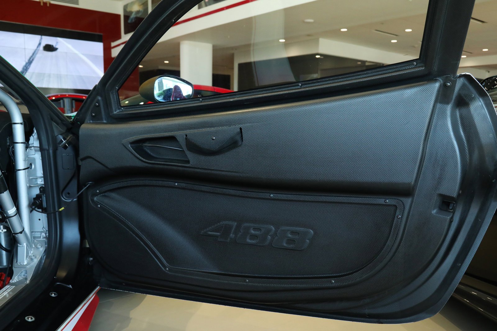Used 2018 Black Ferrari  image 16