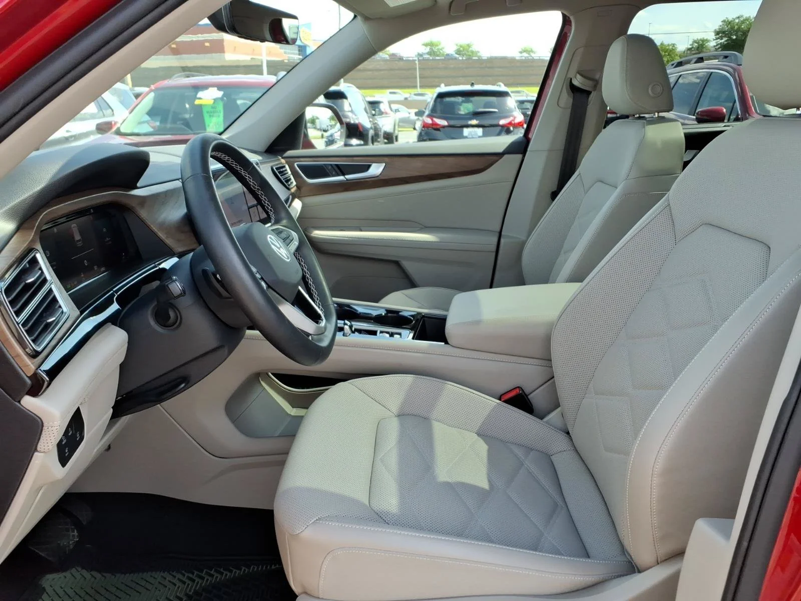 Used 2025 Aurora Red Metallic Volkswagen 2.0T SE with Technology image 24