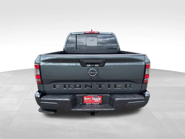 New 2027 Alpine Metallic Nissan Crew Cab SV image 6