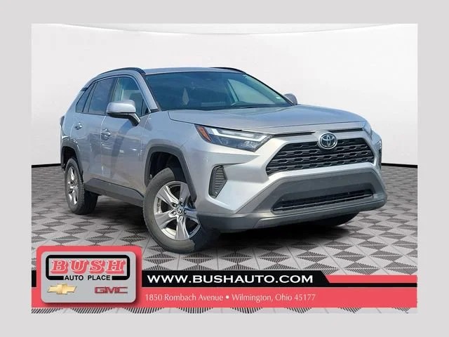 2024 Toyota RAV4 XLE AWD's photo