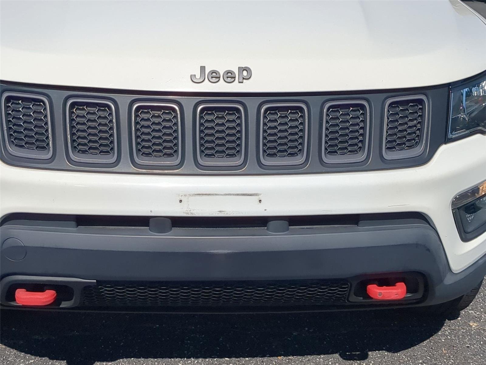 Used 2019 White Clearcoat Jeep Trailhawk image 14
