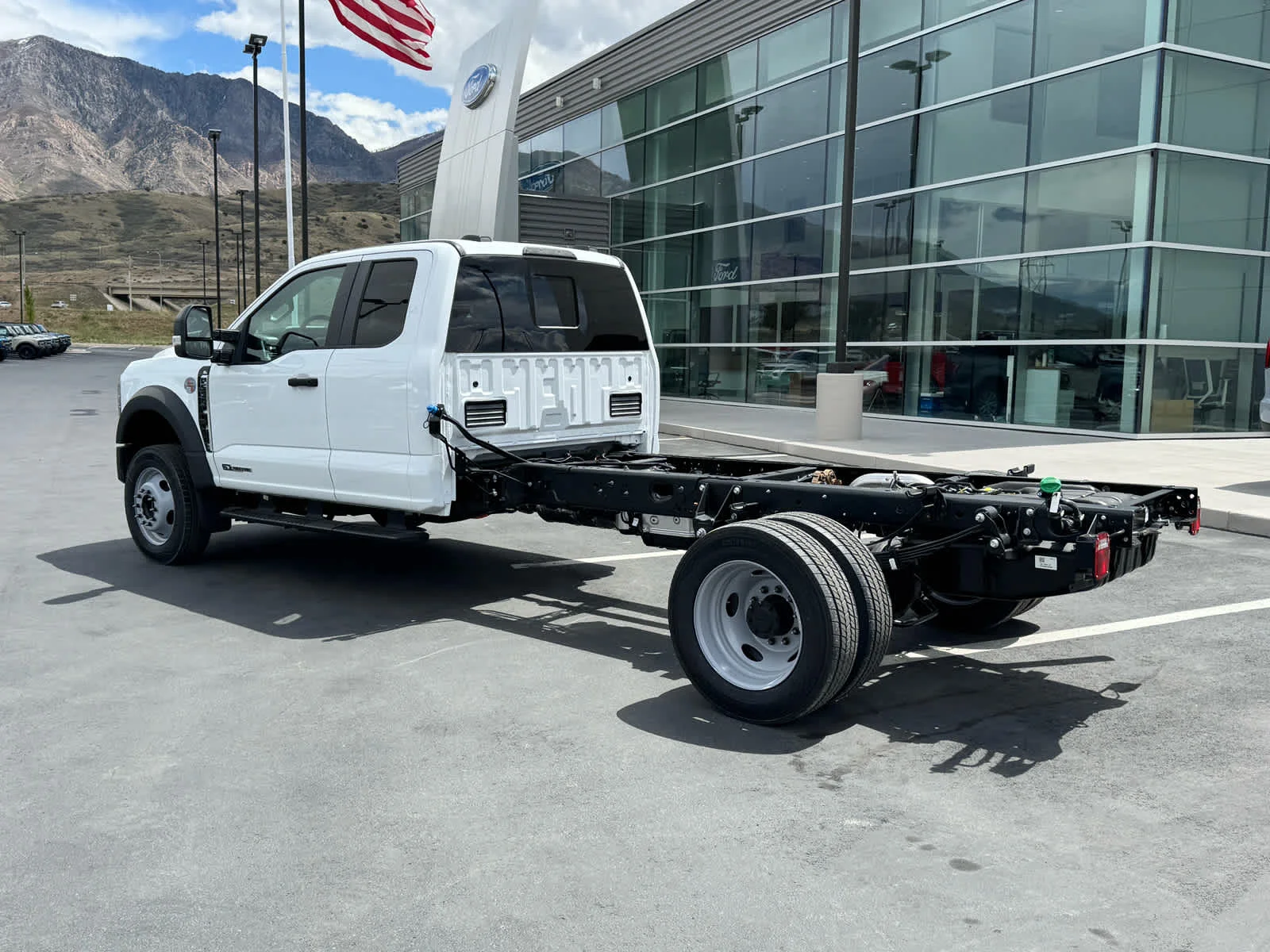 New 2026 Oxford White Ford F-550® XL image 9