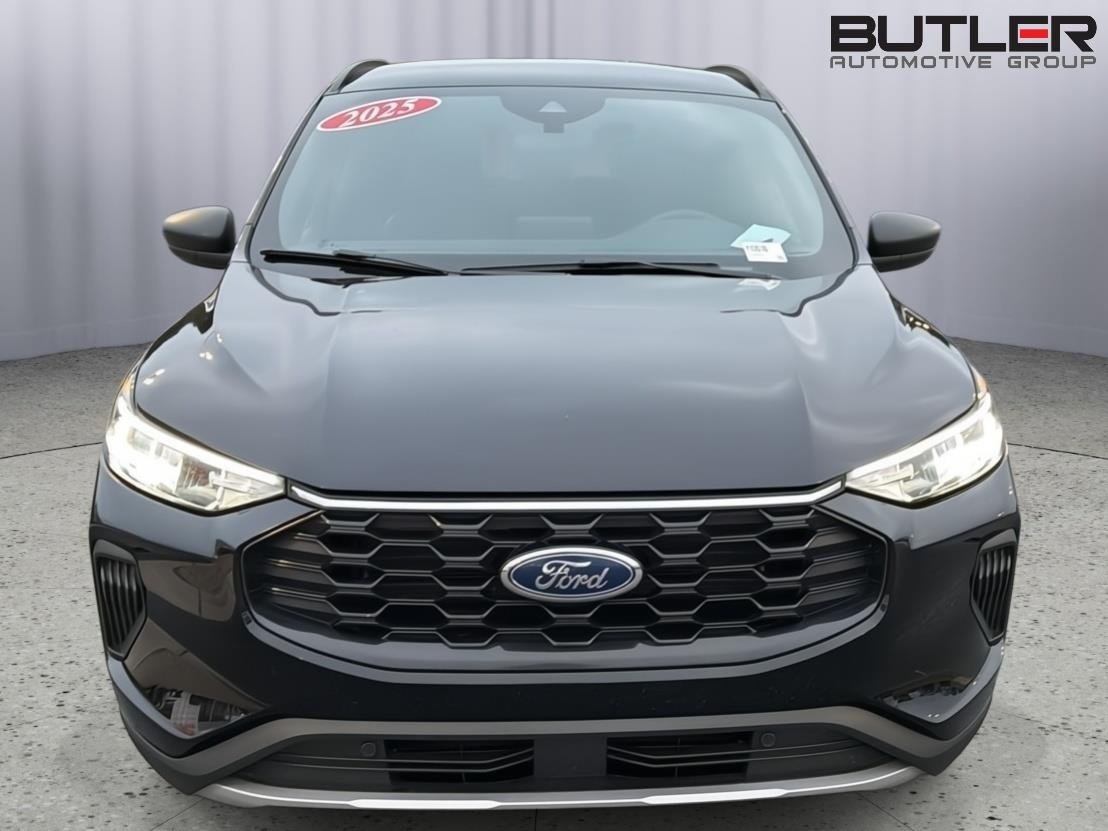 Used 2025 Carbonized Gray Ford ST-Line image 9