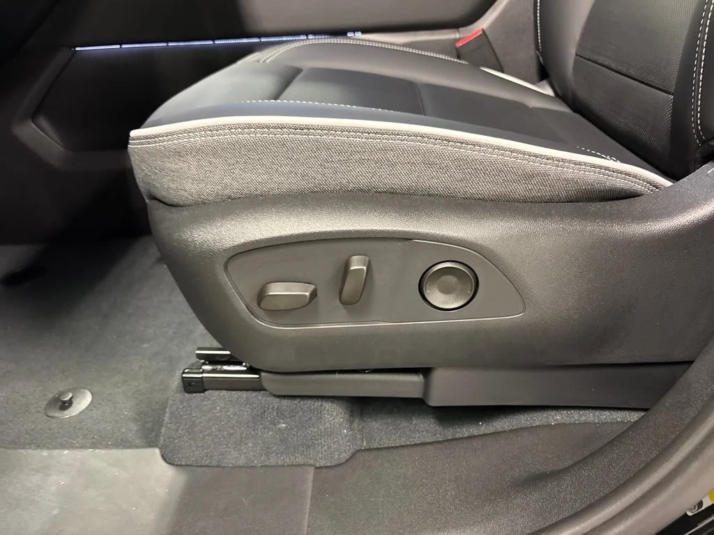 2026 GMC Sierra EV Elevation - Photo 25