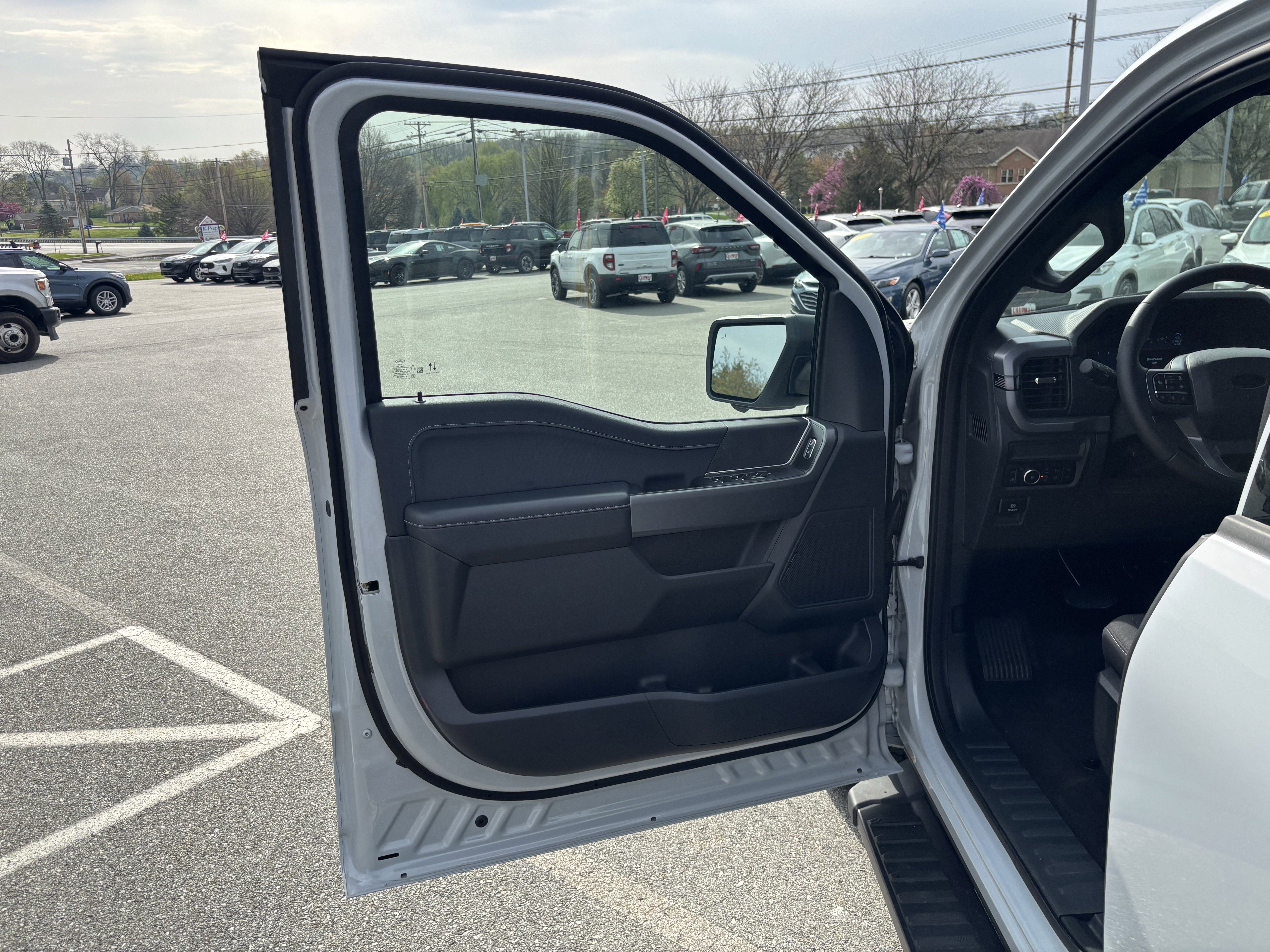 2025 Ford F-150 XLT - Photo 11