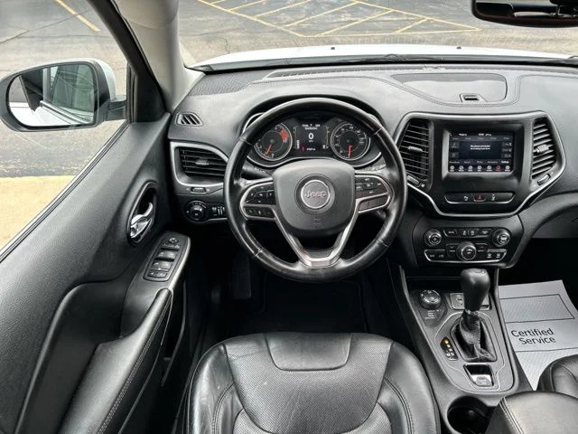 Used 2021 White Jeep Latitude Lux image 26