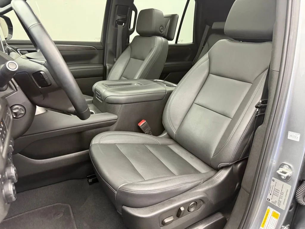 Used 2023 Gray Chevrolet Z71 image 24