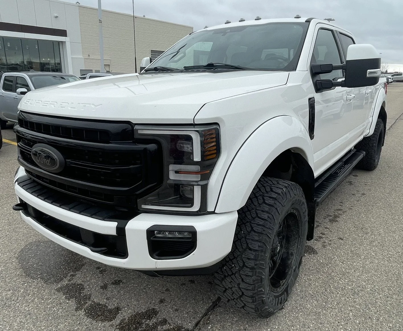 Used 2022 WHITE Ford LARIAT SuperCrew image 1
