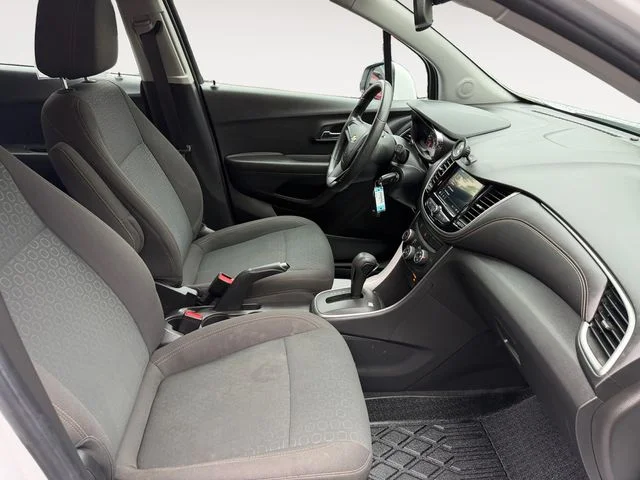 Used 2018 White Chevrolet LS image 15