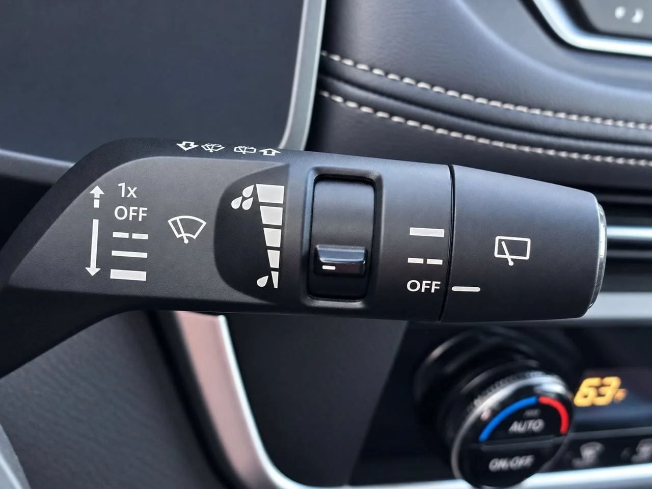Used 2025  Nissan SV image 25