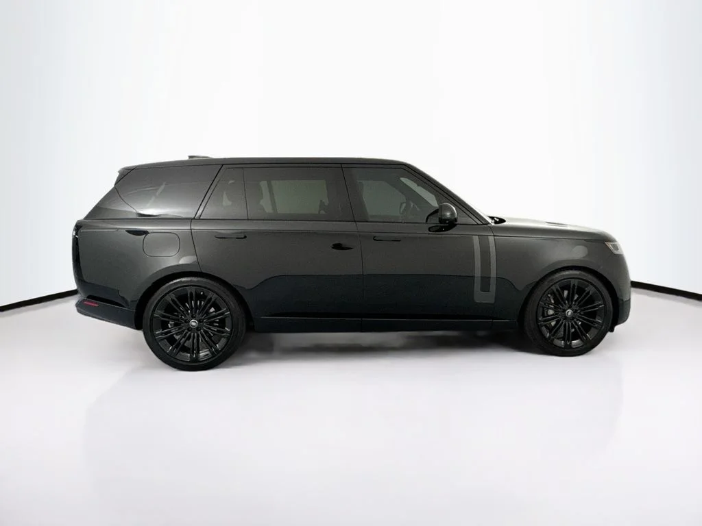 Used 2025 Black Land Rover SE image 4