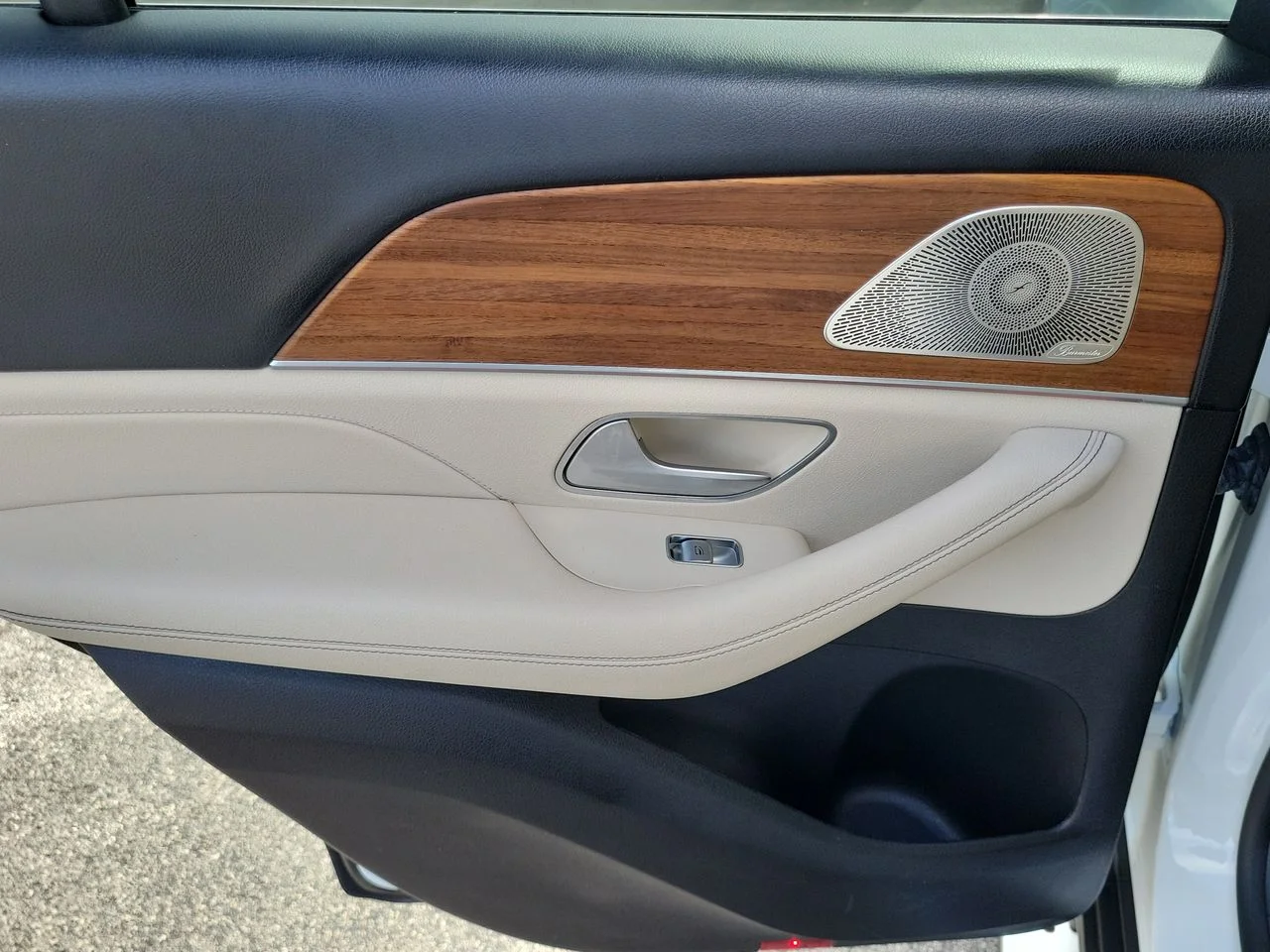 Certified Used 2023 White Mercedes-Benz GLE 350 image 11