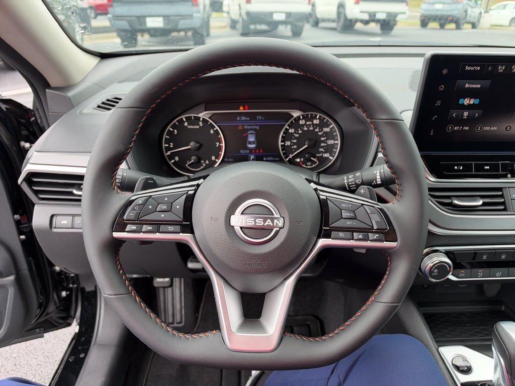 New 2026 Black Nissan 2.5 SR image 17