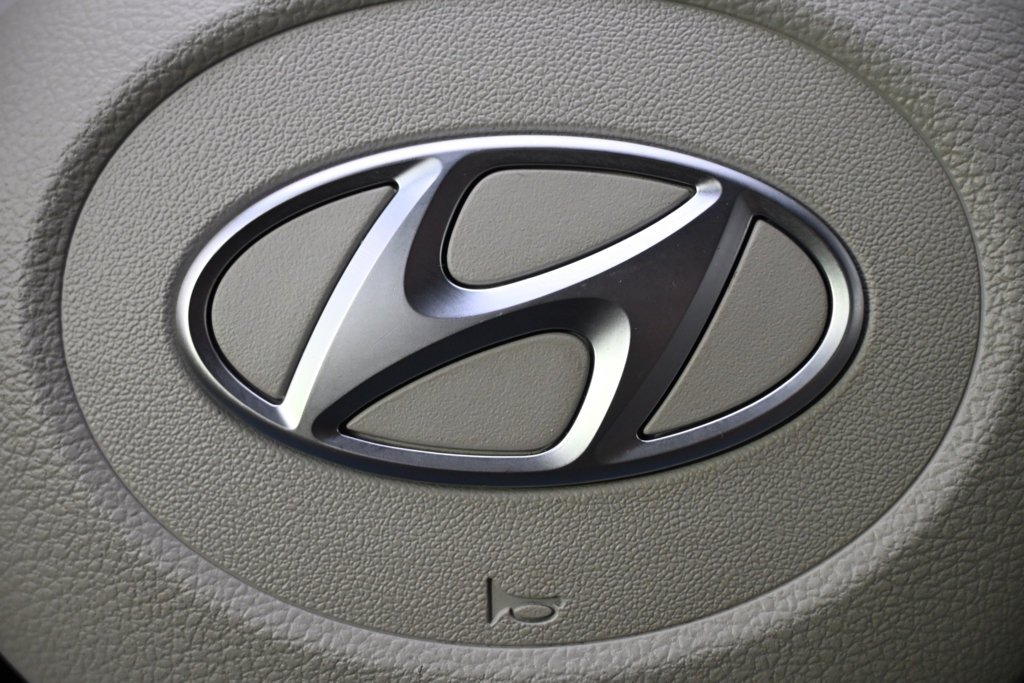 Certified Used 2024 Graphite Hyundai Limited image 36