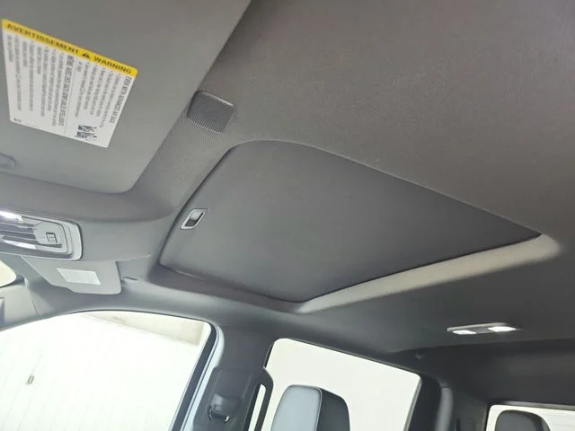 Used 2025 Silver GMC Denali image 9