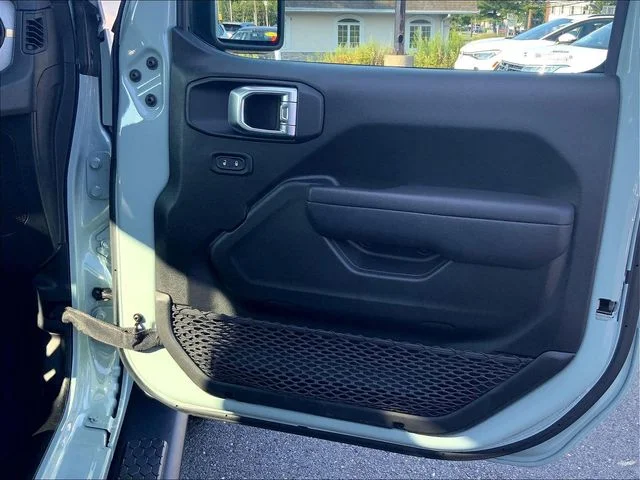 Used 2024 Gray Jeep Sport S image 27