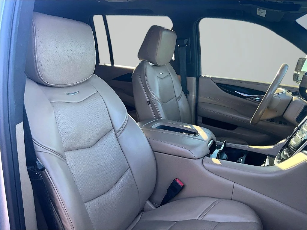 Used 2018 Silver Cadillac Platinum Edition image 7