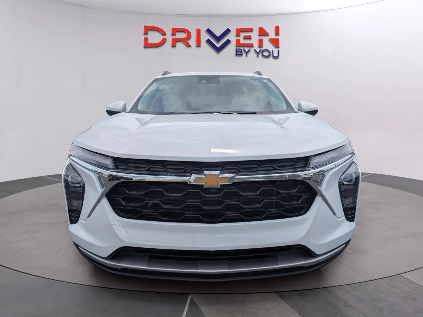 Used 2025 Summit White Chevrolet LT image 8