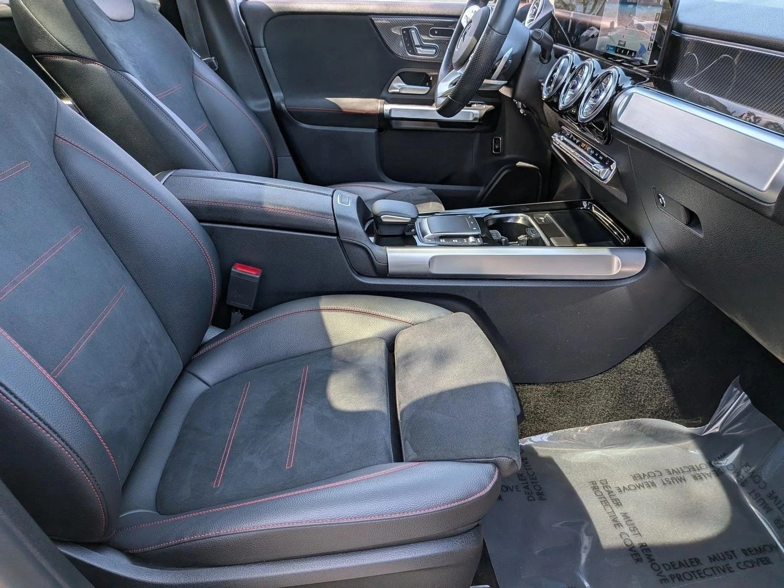 Used 2022 Mountain Grey Metallic Mercedes-Benz GLB 250 image 21