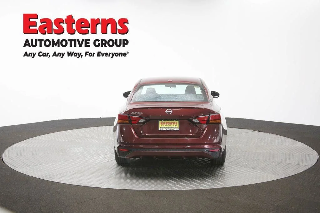 Used 2025 Red Nissan 2.5 SV image 38