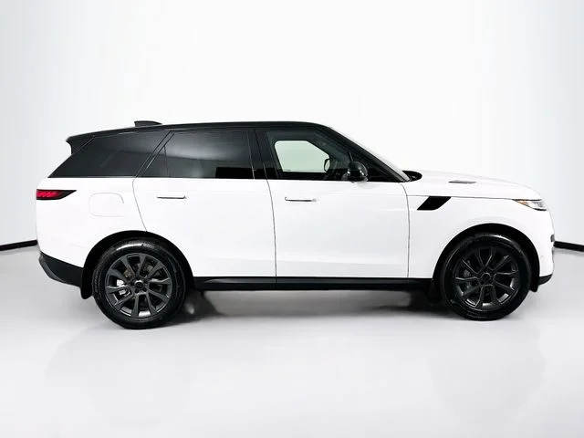 New 2026 White Land Rover SE image 4