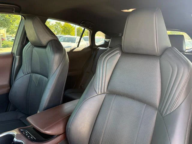 Certified Used 2021 BLIZZARD PEARL Toyota Limited image 13