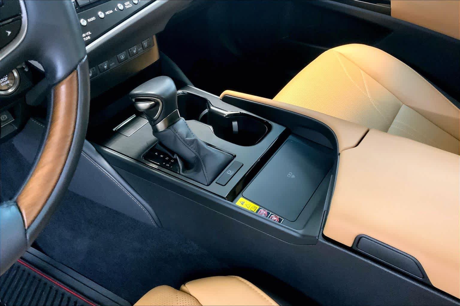 Used 2024 Obsidian Lexus Ultra Luxury image 16