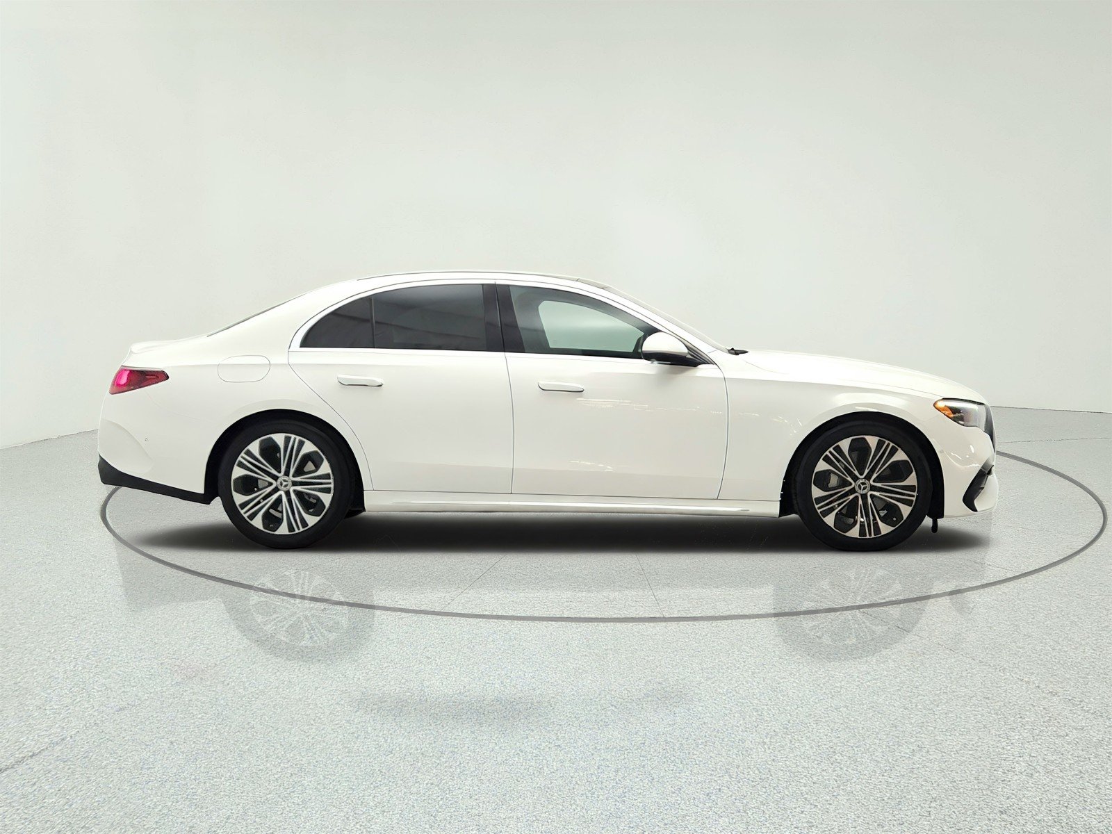 Used 2025 Polar White Mercedes-Benz E 350 RWD Sedan image 4