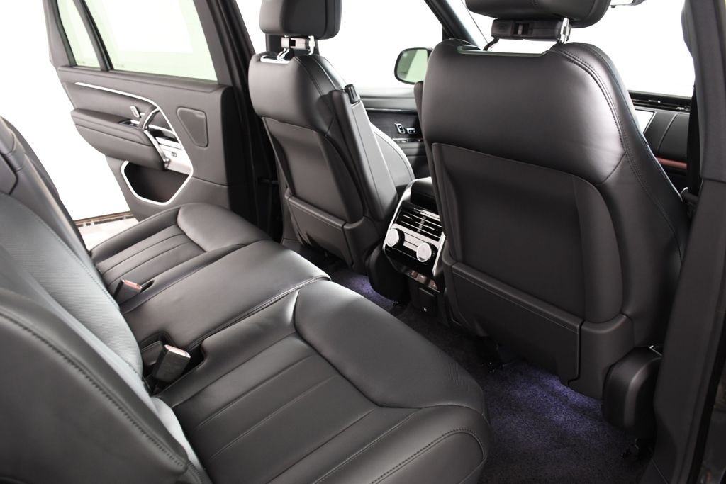 New 2026 Carpathian Gry Land Rover SE image 21