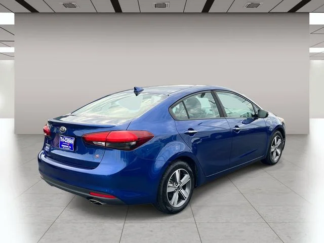 Used 2018 Blue Kia S image 3