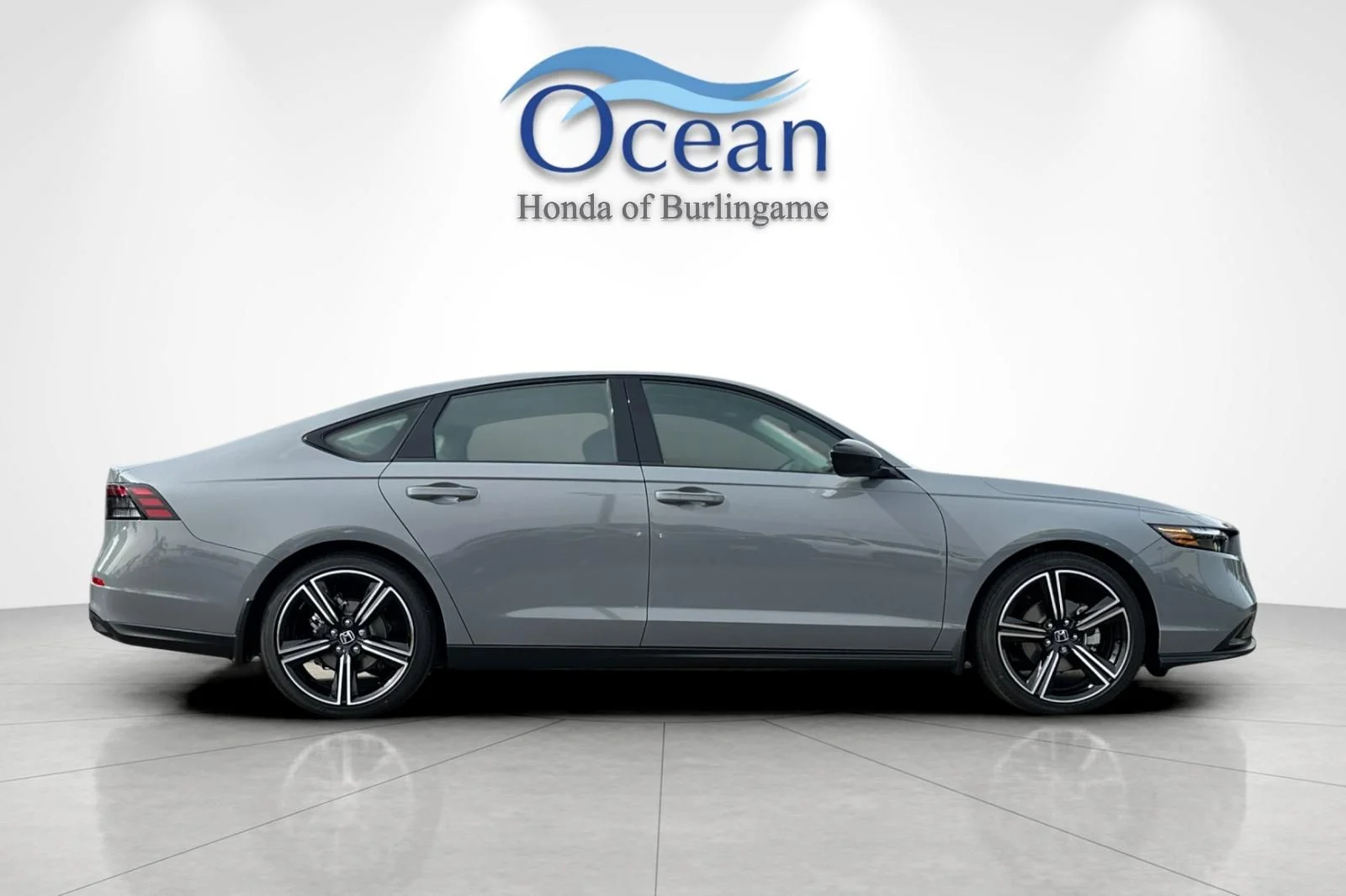 New 2026 Urban Gray Pearl Honda SE image 3
