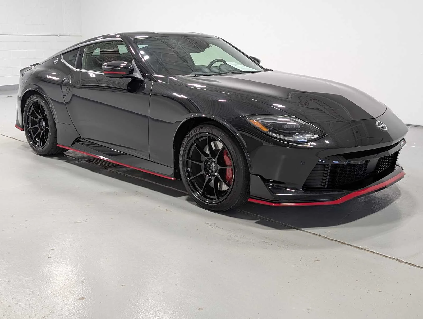 Used 2024 Black Diamond Pearl Nissan NISMO image 6