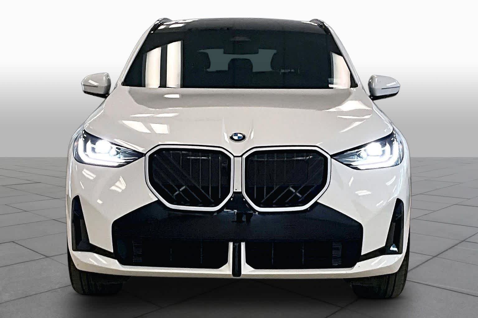 Used 2026 Alpine White BMW 30 xDrive image 3