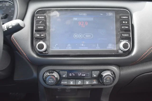 Used 2023 Gray Nissan SR image 27