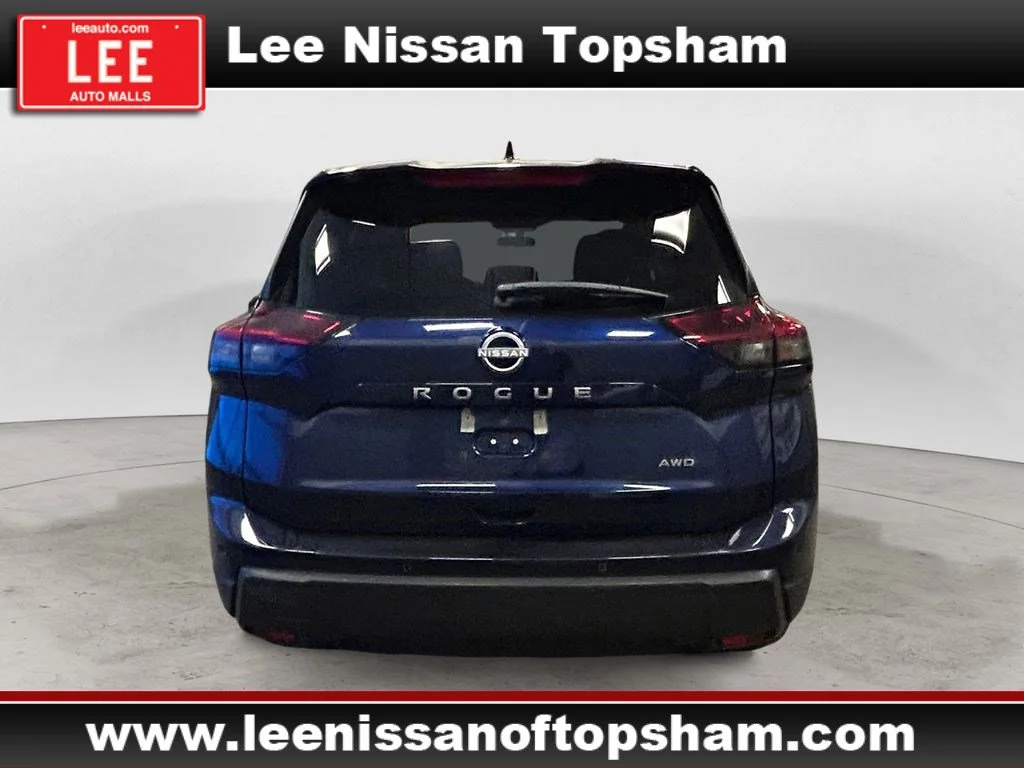 Used 2025 Deep Ocean Blue Pearl Nissan SV image 5