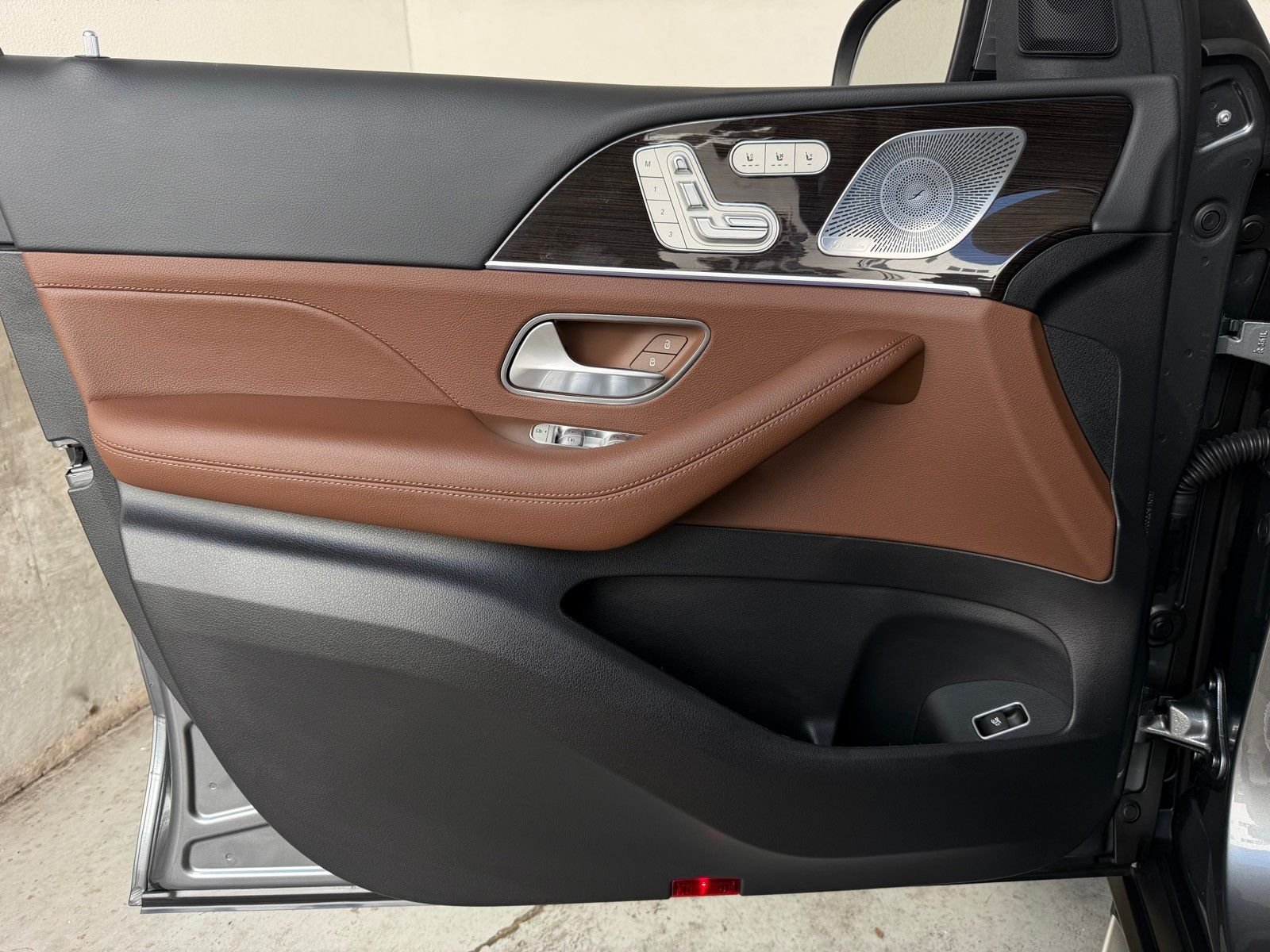 New 2026 Selenite Grey Metallic Mercedes-Benz GLS 450 image 19